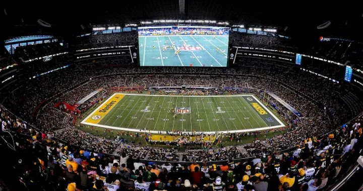 Super Bowl 2016: il mondo dell'auto scalda i motori