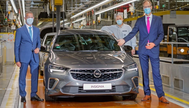 Parte la produzione della nuova Opel Insignia: prezzi da 34.500 euro