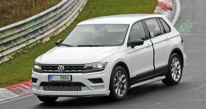 Skoda: le foto spia dell'inedito SUV elettrico