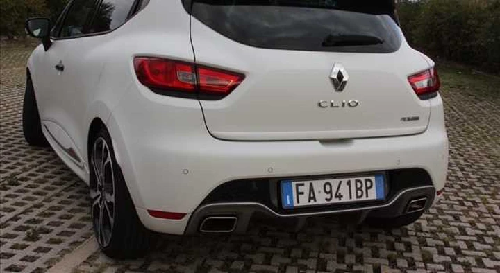 Renault Clio R.S. EDC 220 Trophy in prova