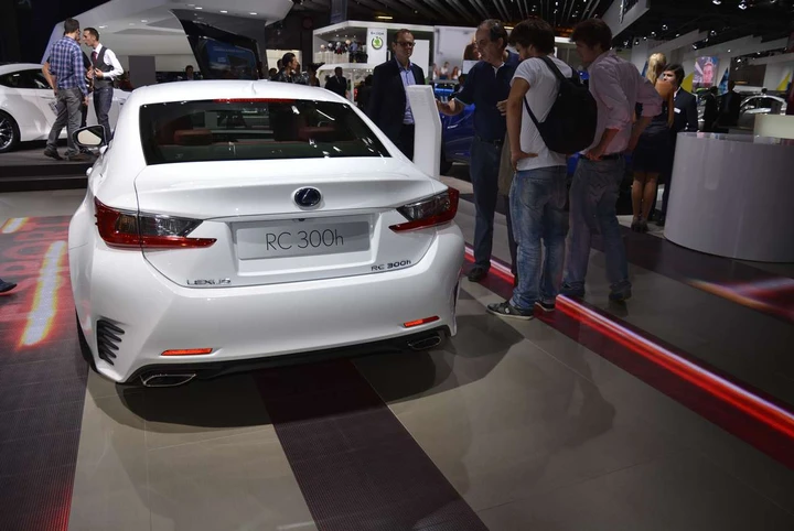 Lexus RC 300 h al Salone di Parigi 2014
