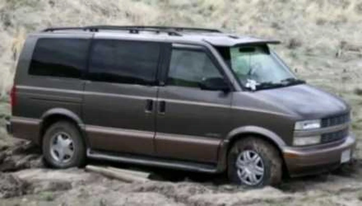 Sopravvive per 7 settimane nella sua Chevrolet