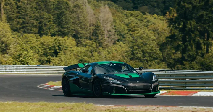 Rimac Nevera: nei prossimi mesi potrebbe arrivare una versione più leggera