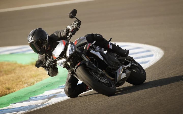 Triumph Street Triple RS MY20: foto ufficiali