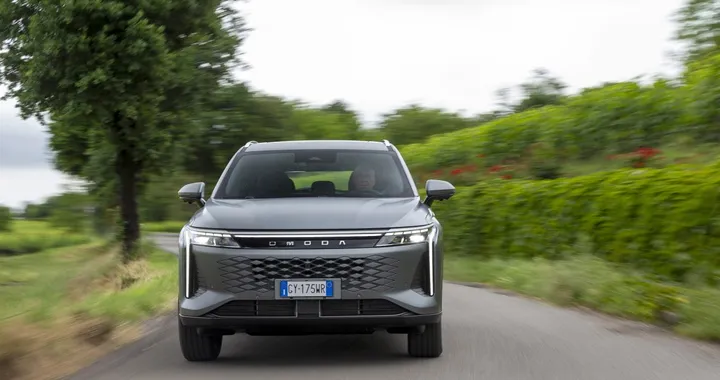 Omoda 9 Super Hybrid: il nuovo SUV di lusso cinese che sfida i colossi europei