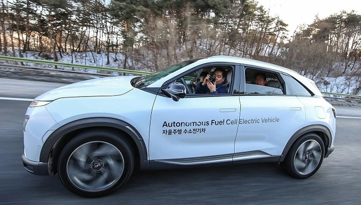 Hyundai: su strada i primi veicoli fuel cell a guida autonoma