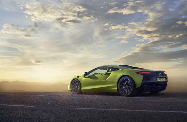 Jeremy Clarkson e la McLaren Artura Spider: una vera supercar?