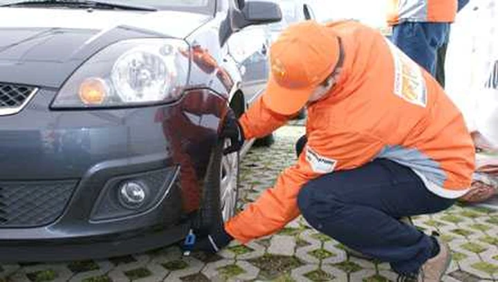 Pressione pneumatici bassa: è allarme