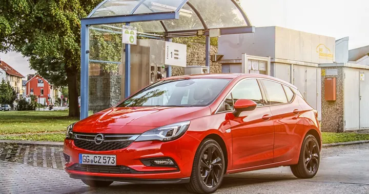 Opel Astra ecoM: versione a metano con prezzi da 23.300 euro
