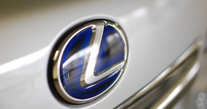 Lexus: in arrivo un nuovo crossover compatto