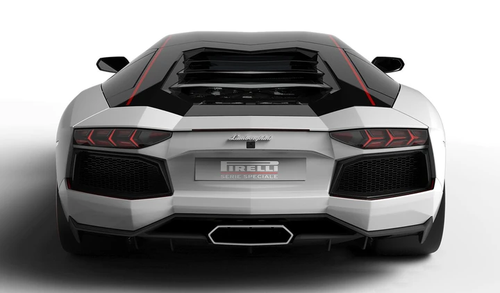 Lamborghini Aventador LP700-4 Pirelli Edition
