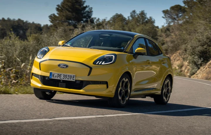Novità Ford Puma Gen E 2026: autonomia oltre 400 km e BlueCruise