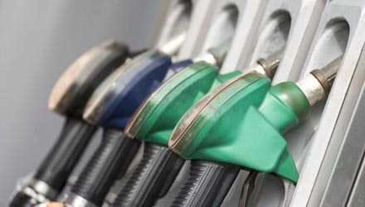 Prezzo benzina: nuovi aumenti in arrivo