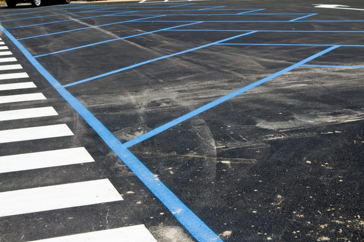 Parcheggi con strisce blu, nuove regole e sanzioni