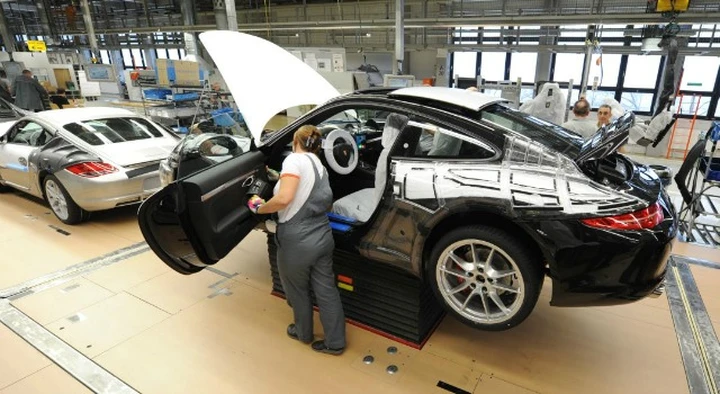 Porsche: bonus di 8.600 euro ai dipendenti