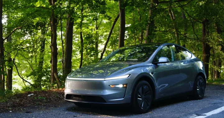 Cina, record storico per le auto elettriche: la nuova regina non è Tesla