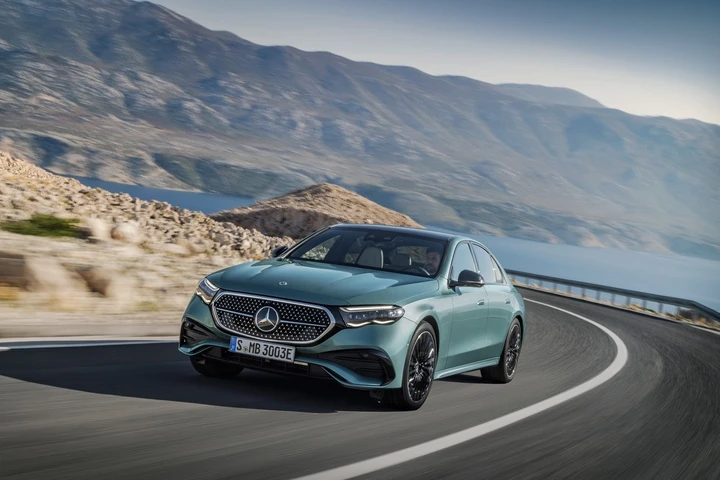 Nuova Mercedes-Benz Classe E 2023: immagini ufficiali