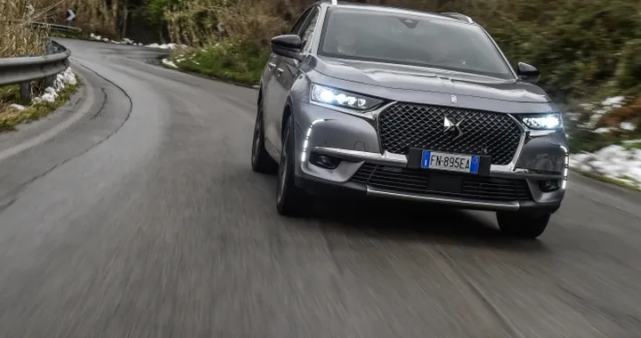 DS 7 Crossback 2020, debutta l’Advanced Traction Control