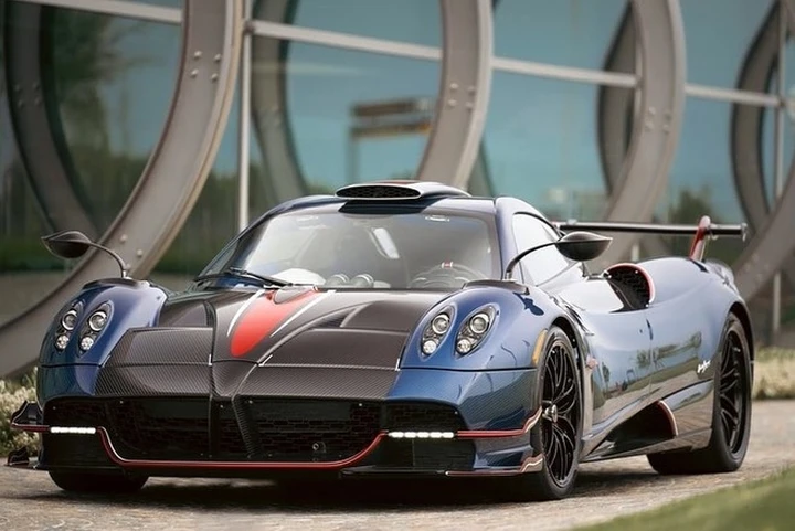 Pagani Huayra NC: immagini ufficiali