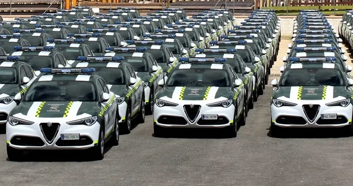 Alfa Romeo Stelvio: indossa la divisa della Guardia Civil spagnola