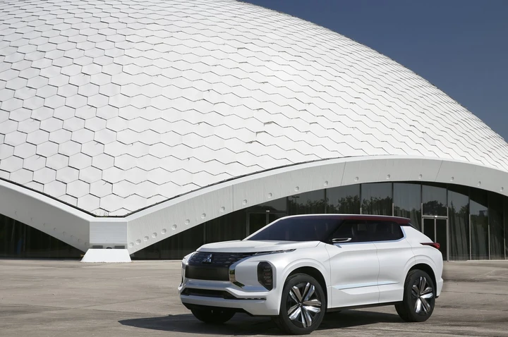Mitsubishi GT-PHEV Concept, le immagini ufficiali