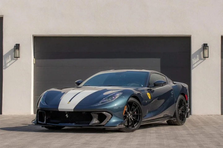 Ferrari 812 Competizione: un’asta da record e un rifiuto milionario