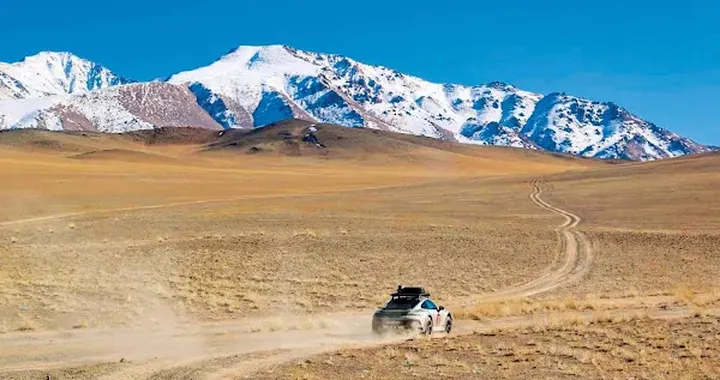 Con questa Porsche si può andare dovunque: 33.000 km percorsi in 2 mesi