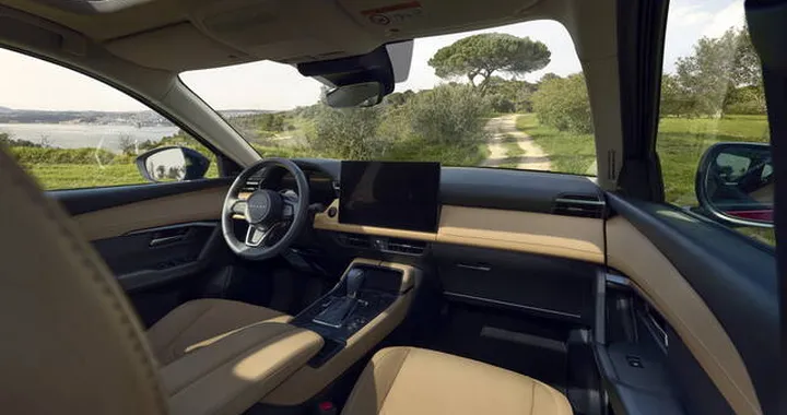 Mazda CX-5 2025: saliamo a bordo del SUV giapponese, lo spazio cresce e c'è l’AI Gemini