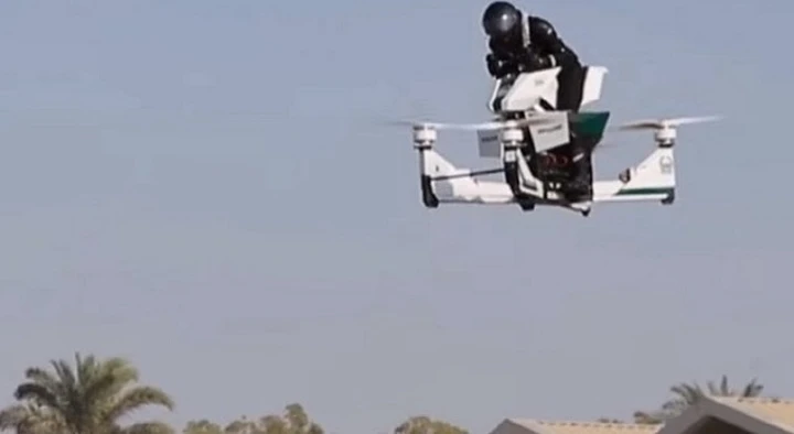 Una moto volante per la polizia di Dubai!