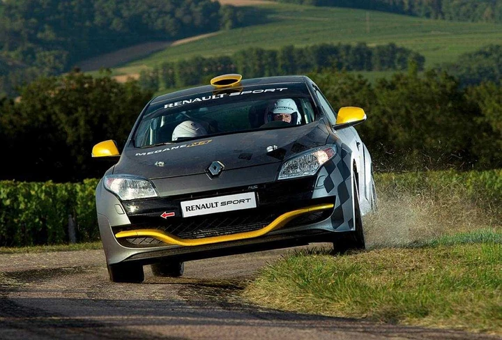 Renault Megane RS N4: voglia di rally