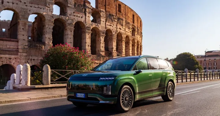 Hyundai Ioniq 9 arriva in Italia: SUV elettrico 3 file e ricarica ultraveloce
