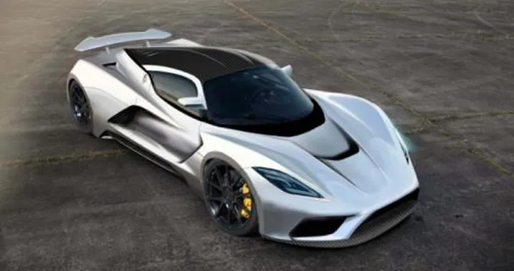 Venom F5: un missile da 466 km/h