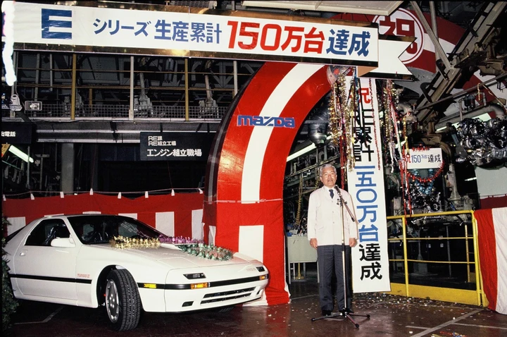 Mazda RX-7 1991-2002: la storia e la tecnica nelle immagini