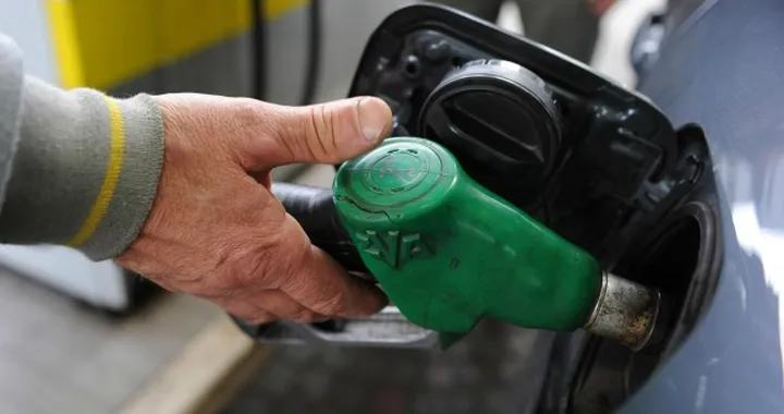 La Gran Bretagna dice addio a benzina e gasolio