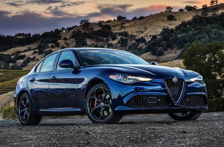 Alfa Romeo Giulia: c'è una TI da 350 CV per gli Usa?