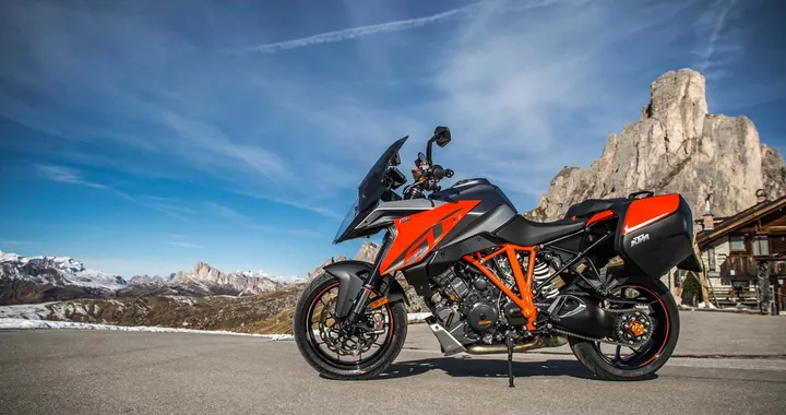KTM: dal 2021 ci saranno Cruise Control adattivo e Blind Spot Detection