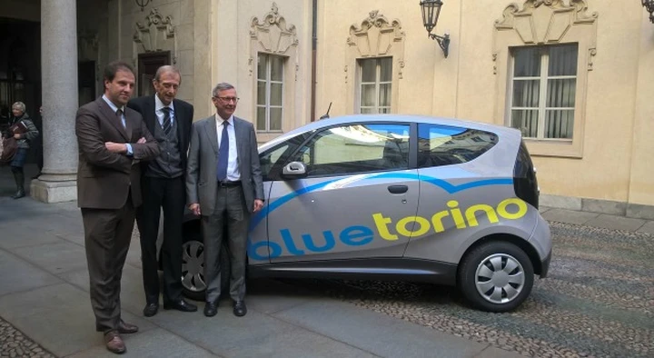 BlueTorino: al via il car sharing elettrico di Bolloré
