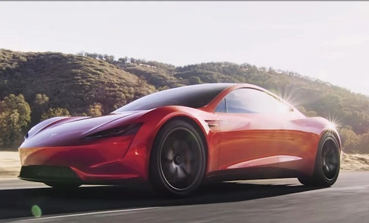 Tesla Roadster, da 0 a 100 km/h in meno di due secondi: ecco il video