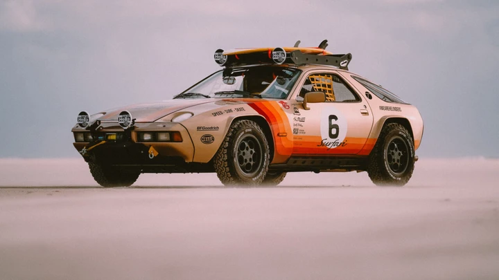 La storia di una Porsche 928 fuori dagli schemi