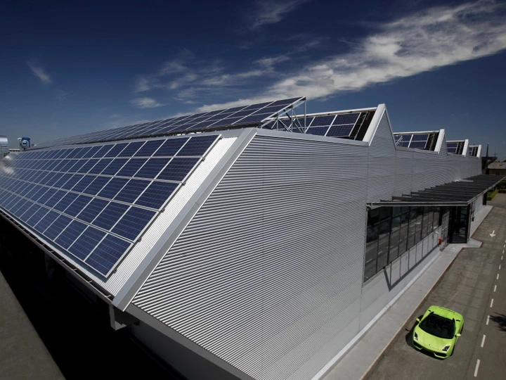 Col fotovoltaico Lamborghini diventa più verde