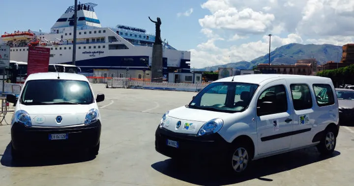 Renault: due Kangoo elettriche per il Porto di Palermo