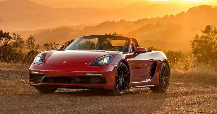 Porsche spiazza tutti: ritorno al benzina per Boxster e Cayman