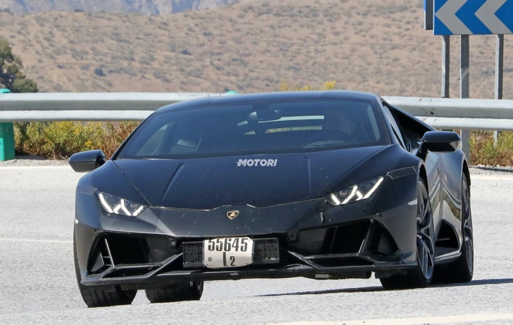 Lamborghini Huracan EVO Performante: le foto spia