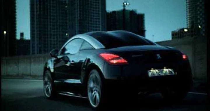 Peugeot RCZ: modella in passerella e in TV