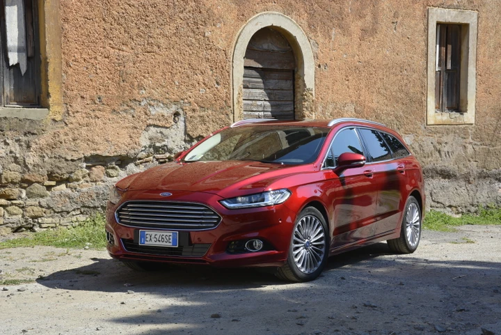 Ford Mondeo 2.0 TDCi Powershift Wagon: la prova su strada