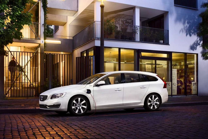 Volvo V60 Diesel Plug-In Hybrid MY 2013 a Ginevra