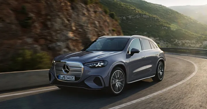 GLC elettrica 2026: l’innovazione Mercedes tra Hyperscreen e AI