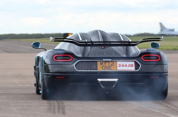 Koenigsegg One:1: con 386 km/h è record al Vmax200