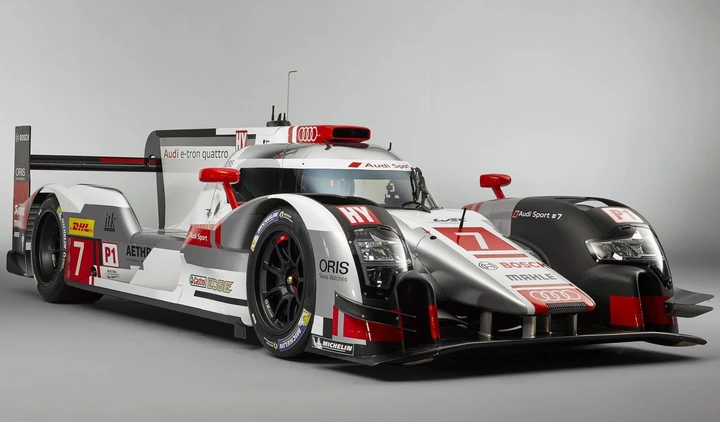 Audi R18 e-tron quattro 2015: foto e dati tecnici ufficiali