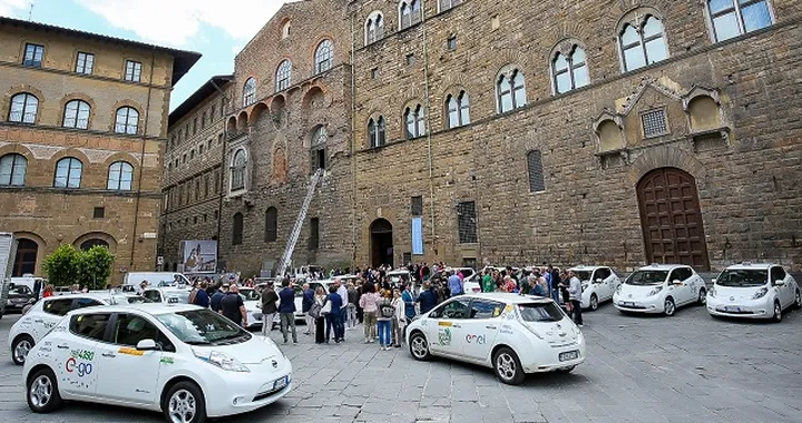 Firenze diventa Smart City: ecco i taxi Nissan Leaf Enel Edition